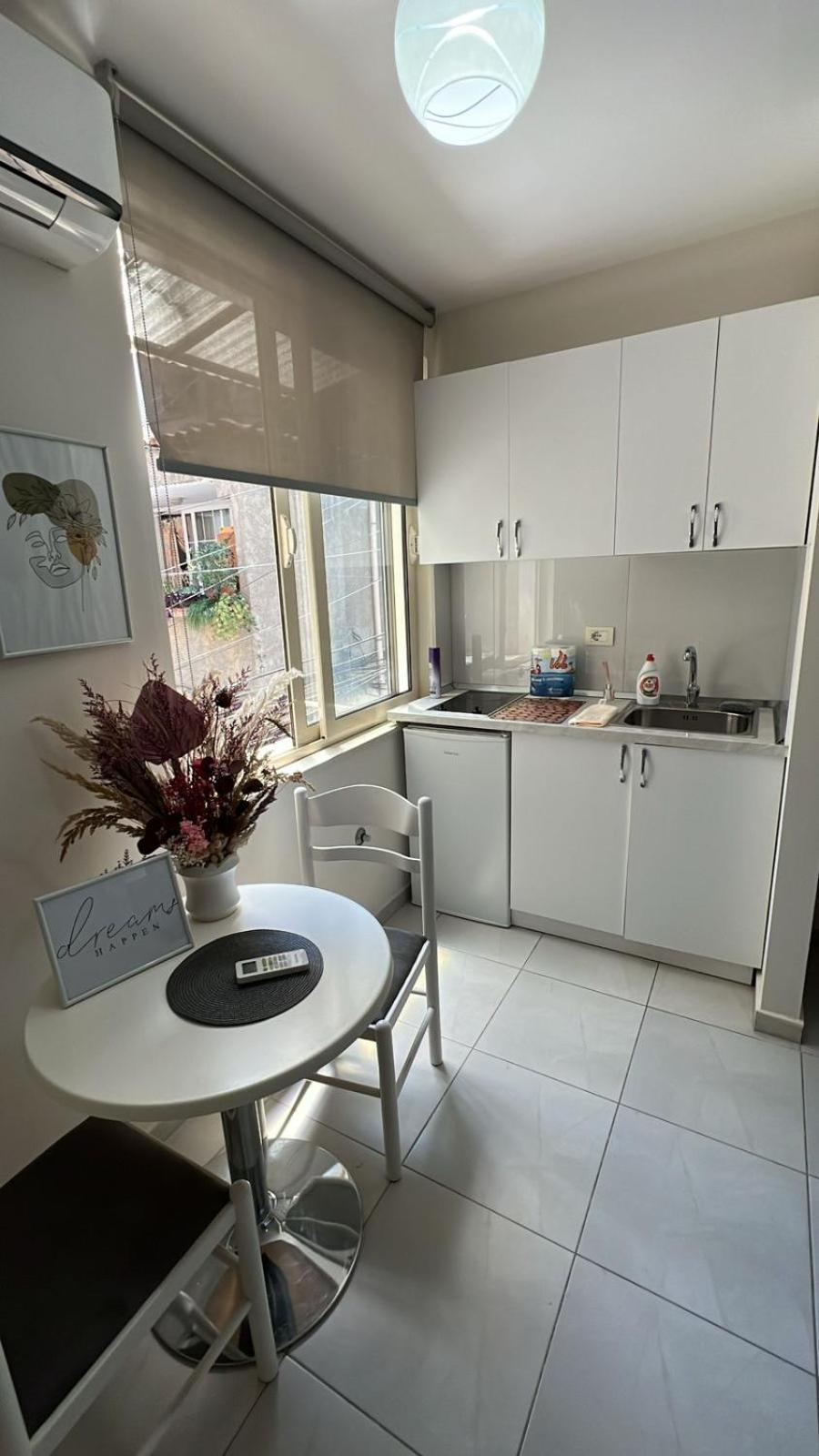 Urban Retreat Apartments Тирана Екстер'єр фото